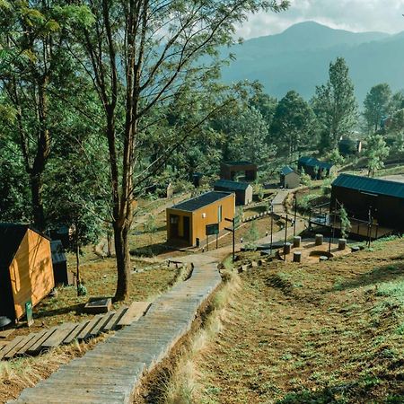Bobocabin Gunung Mas, Puncak Tagalbato Exterior foto