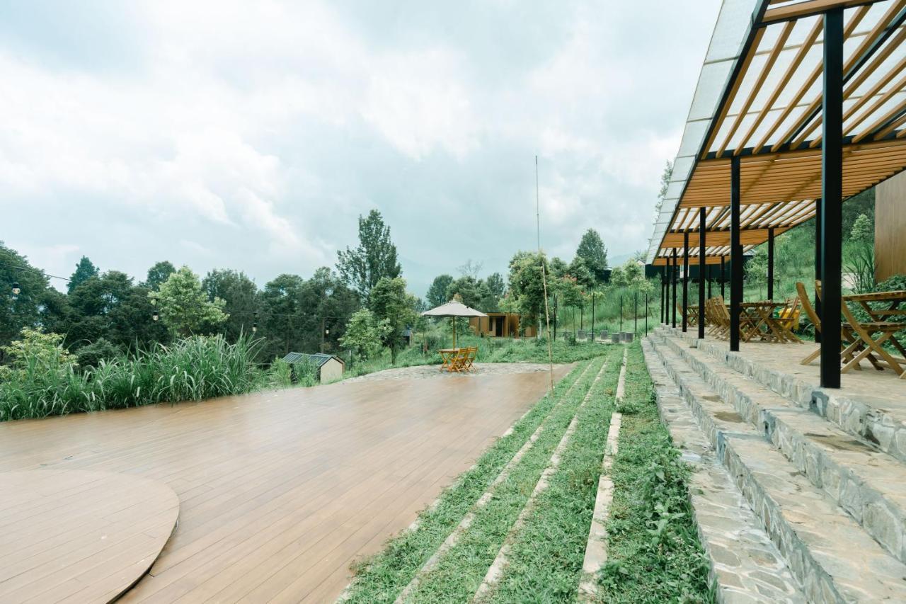 Bobocabin Gunung Mas, Puncak Tagalbato Exterior foto