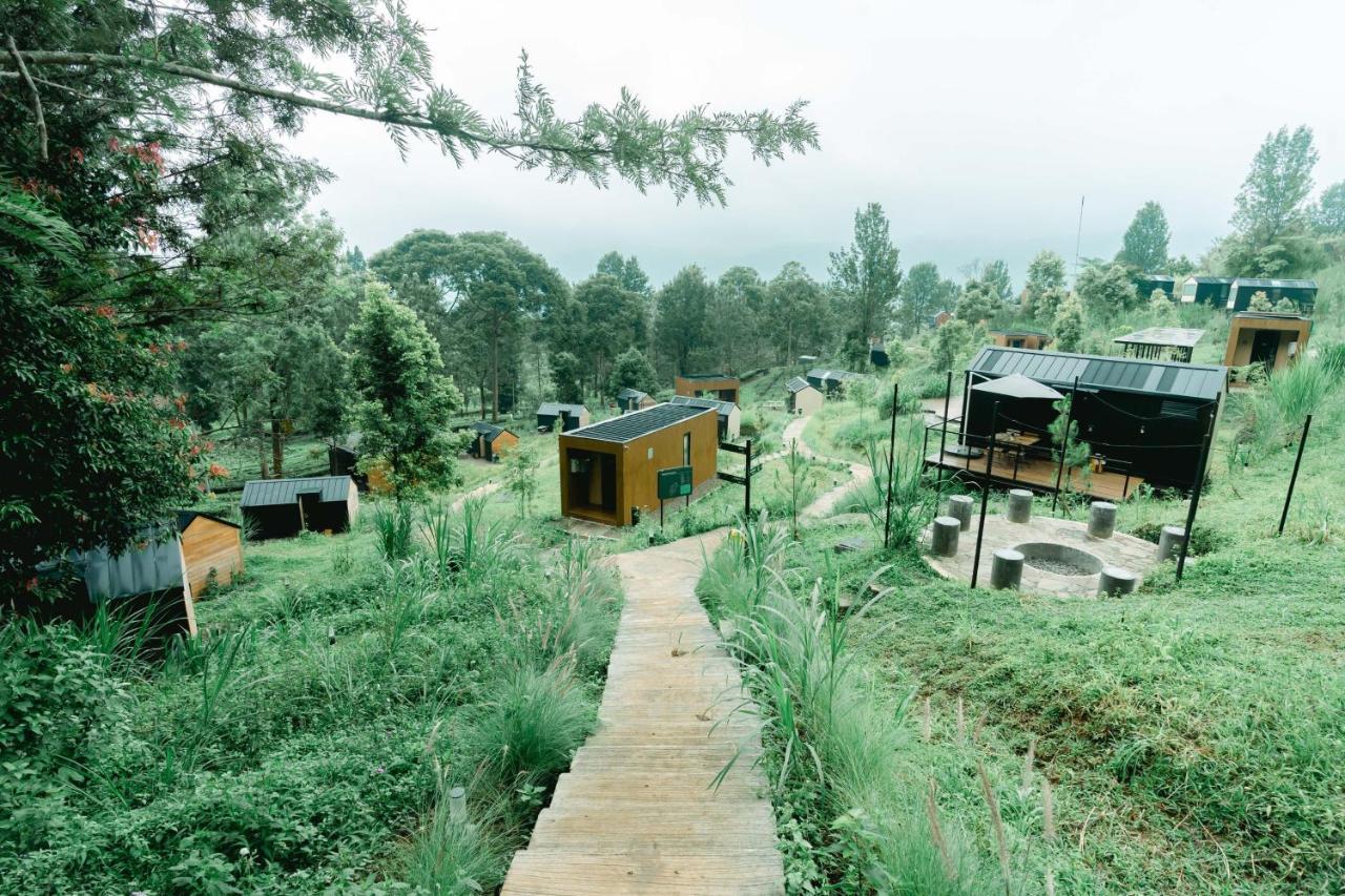 Bobocabin Gunung Mas, Puncak Tagalbato Exterior foto